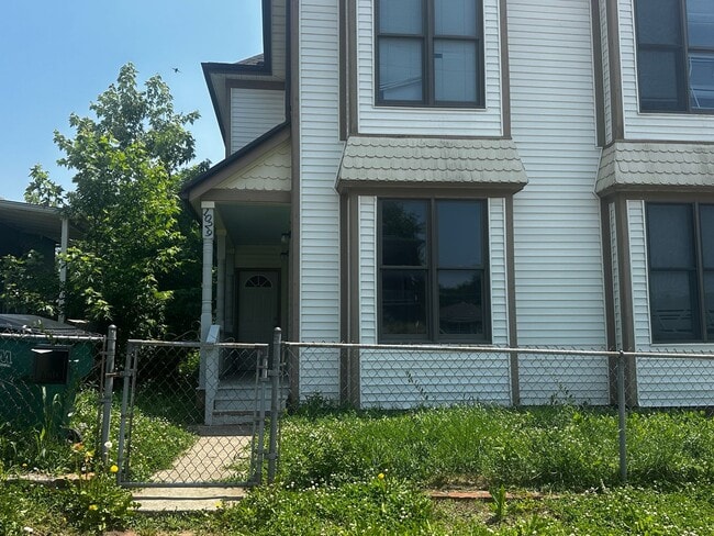 Primary Photo - 1029 S 15th St