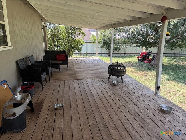 Building Photo - 1707 Pontotoc Trce