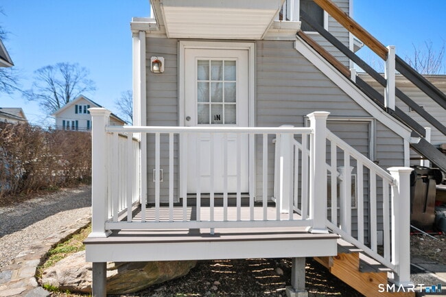 Building Photo - 14 Center Ave