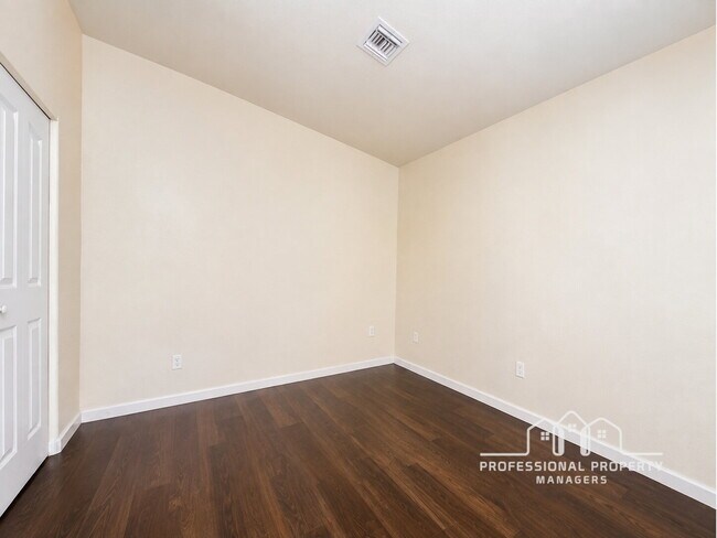 Building Photo - 3-bedroom, 2-bathroom home in Yuma Meadows