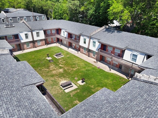 Building Photo - 421 Poplar Level Ct