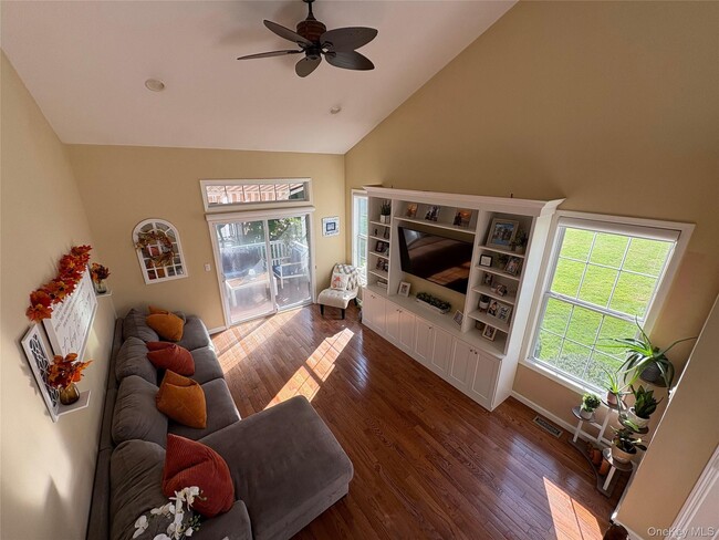 Building Photo - 109 Manitou Trail