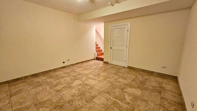 Building Photo - 509 N Hartland Ct