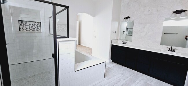 Building Photo - 1822 Bridle
