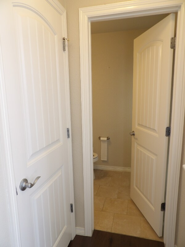 Building Photo - 13534 Park Gate Dr