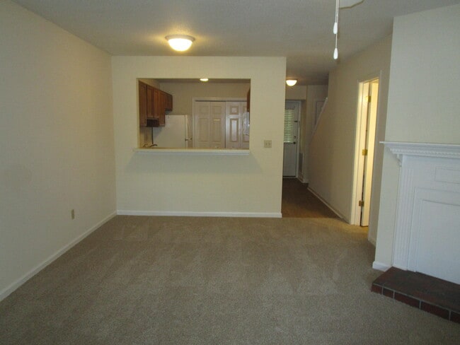 Building Photo - 645 Archdale Dr