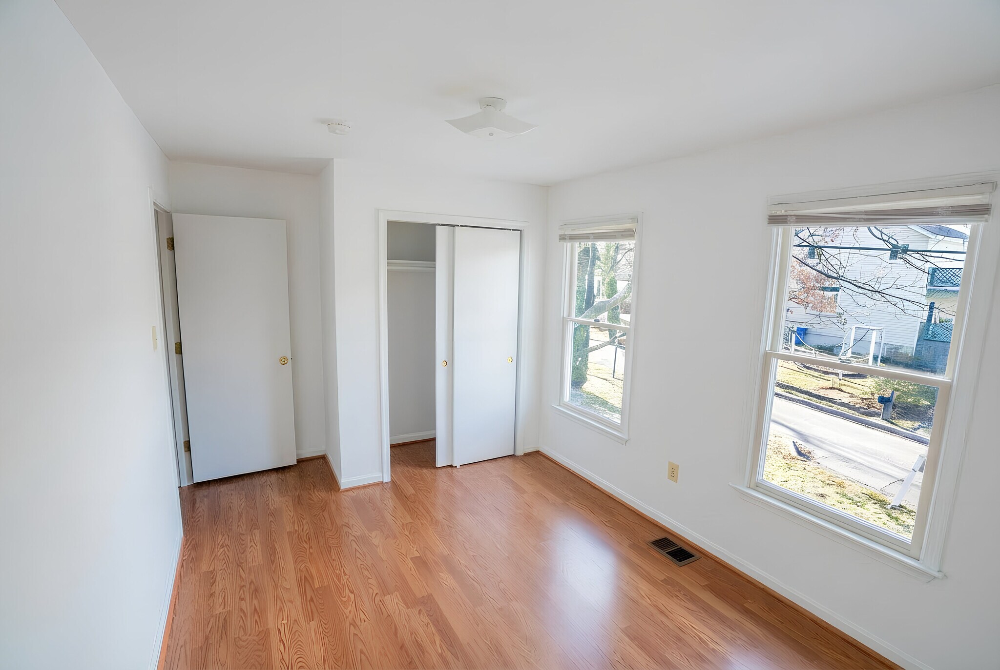 Building Photo - 8729 36th Ave