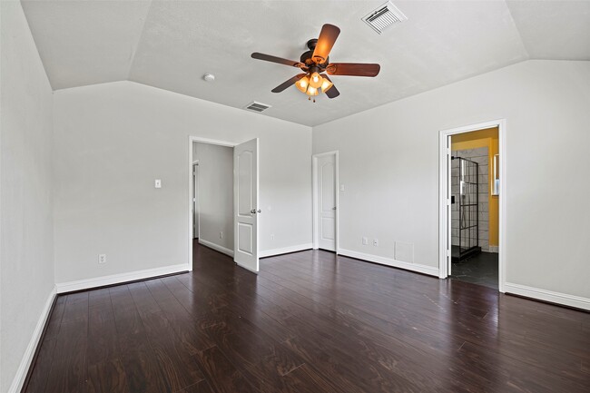 Building Photo - 2123 Enchanted Park Ln