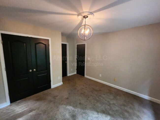 Building Photo - 2681 Oak Village Trail