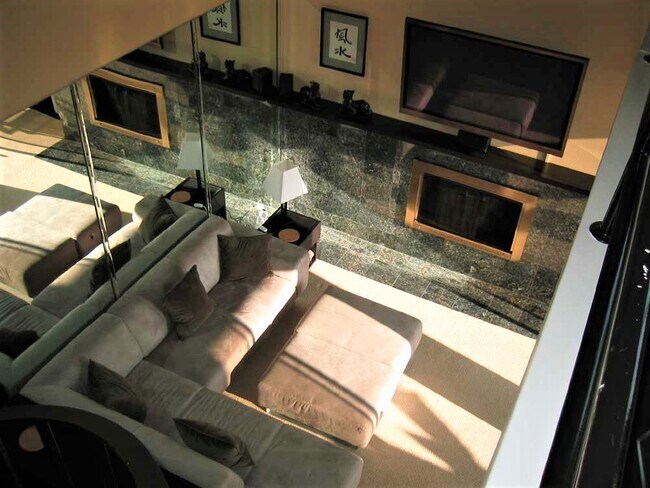 Living Area - 120 The Vlg