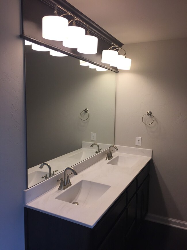 Building Photo - First Month Free! Don't miss out!