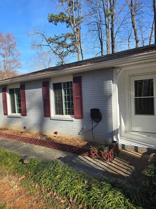 Building Photo - 3226 Piney Grove Rd