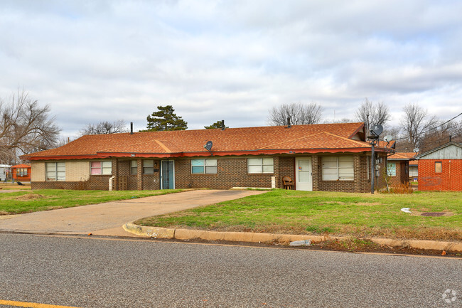 Building Photo - Station 16