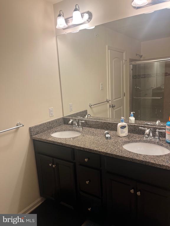 Building Photo - 141 Graystone Dr
