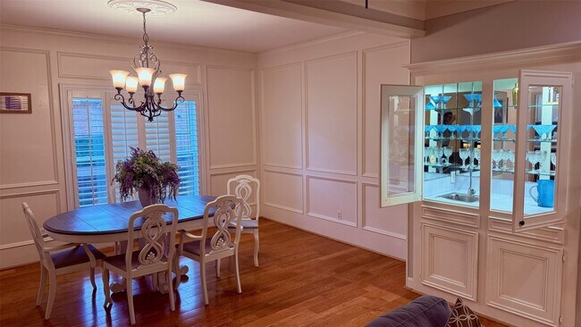 Building Photo - 1802 Potomac Dr