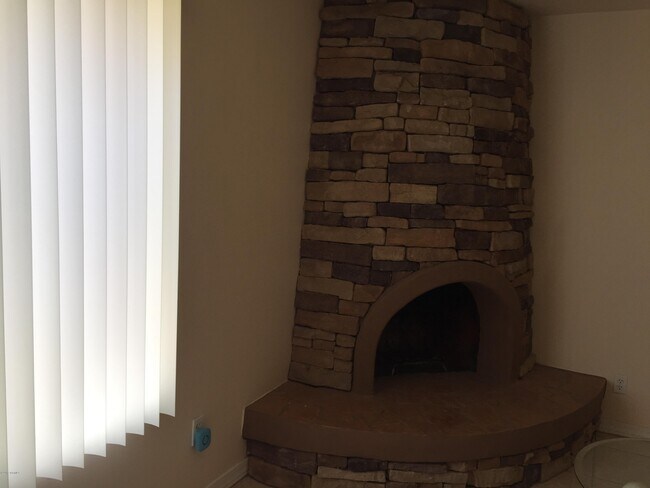 Building Photo - 7840 N Rasmussen Ave