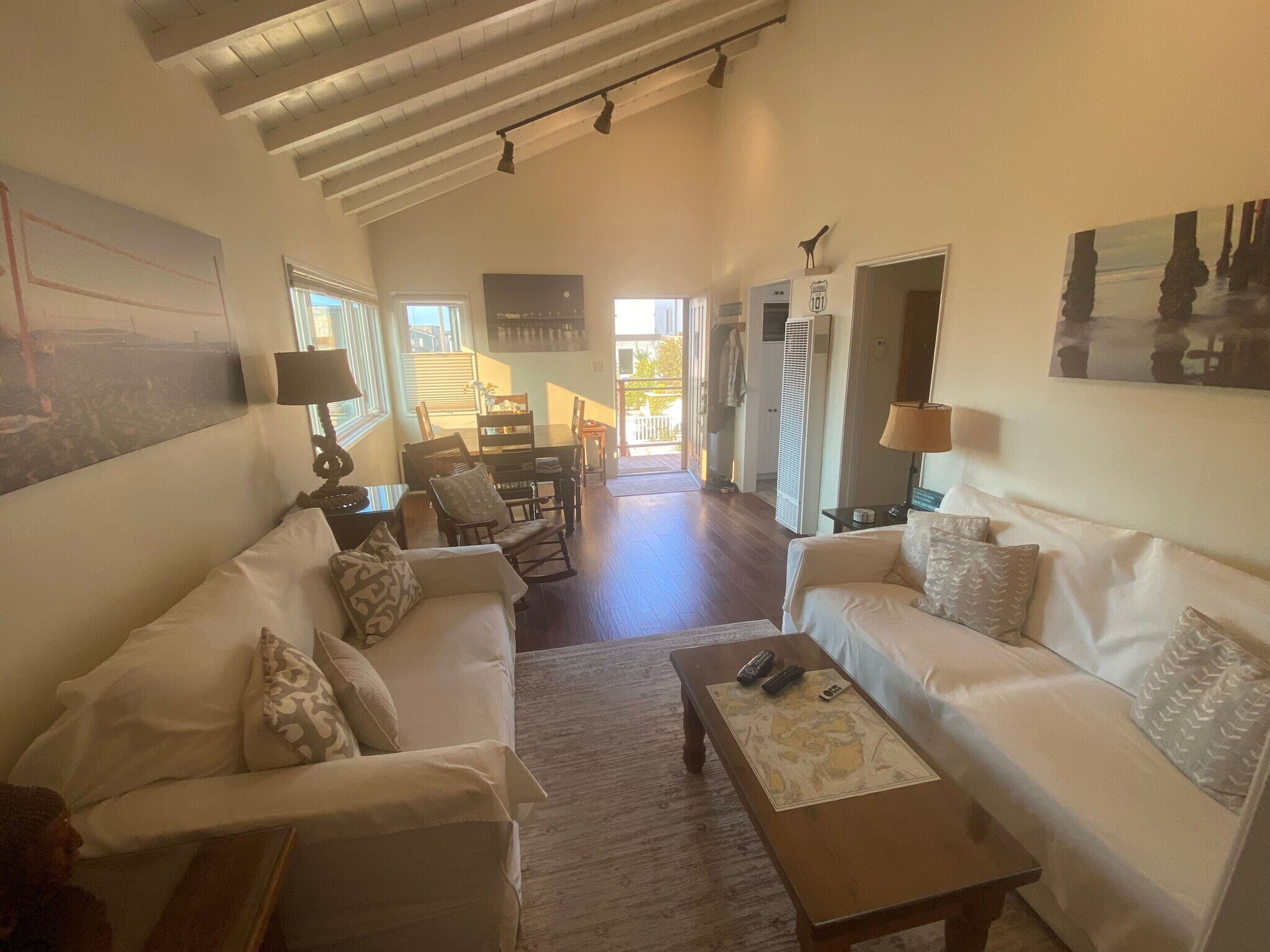 Living room with high ceiling - 112 19th St