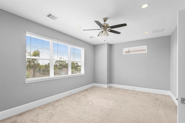 Building Photo - 411 N Nagle St