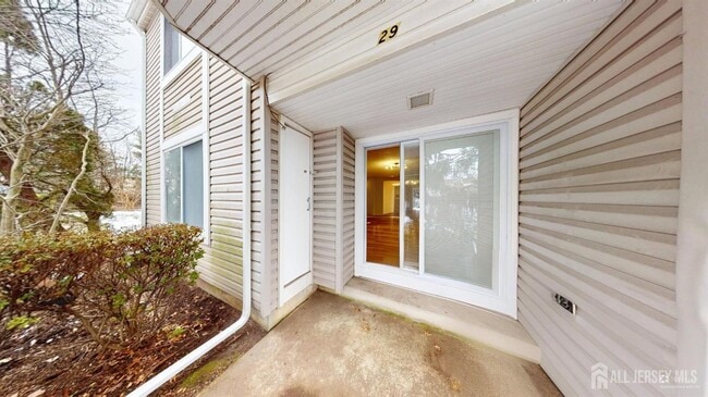 Building Photo - 29 Chatham Square