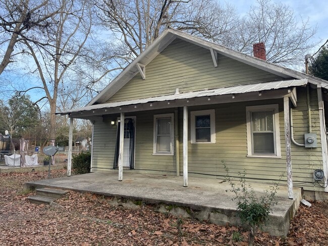 Building Photo - 2 Bed, 1 Bath House