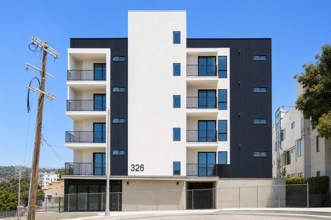 Building Photo - 326 Robinson St