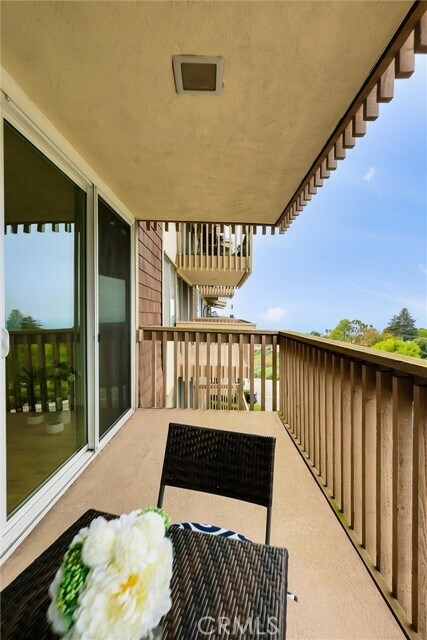 Building Photo - 6542 Ocean Crest Dr