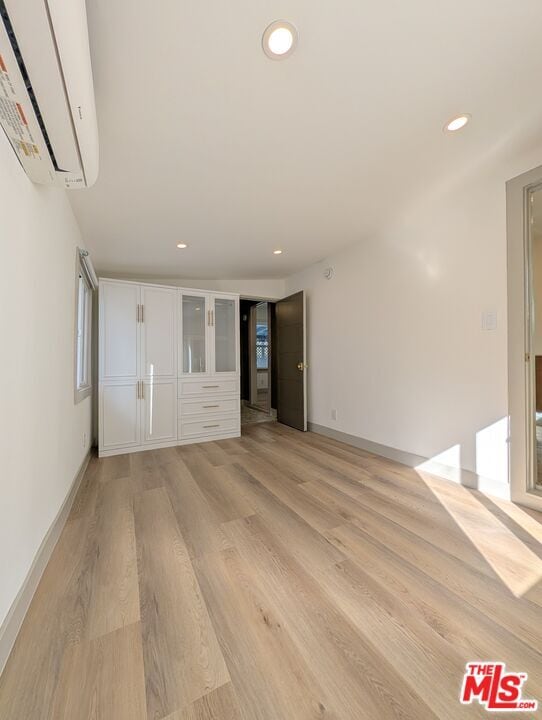 Building Photo - 1015 Granville Ave