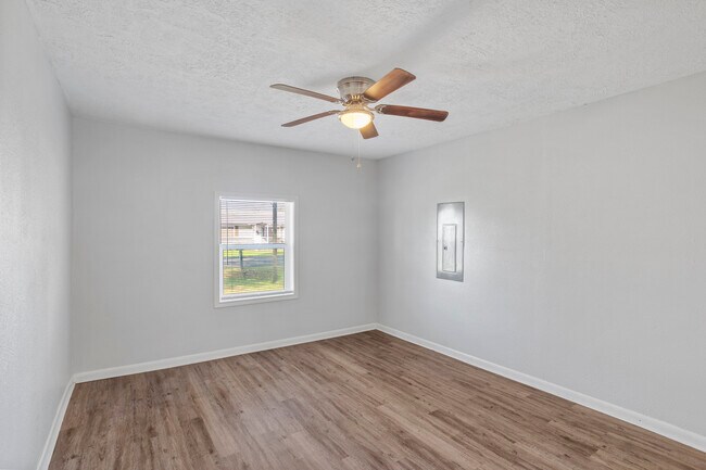 Building Photo - 732 Murbelle Rd