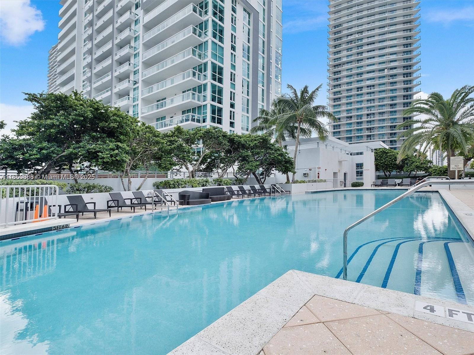 Building Photo - 1050 Brickell Ave