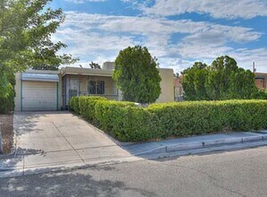 Building Photo - 3 Bedroom 2 Bathroom