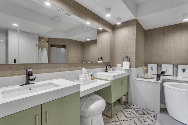 Building Photo - 500 SE Mizner Blvd