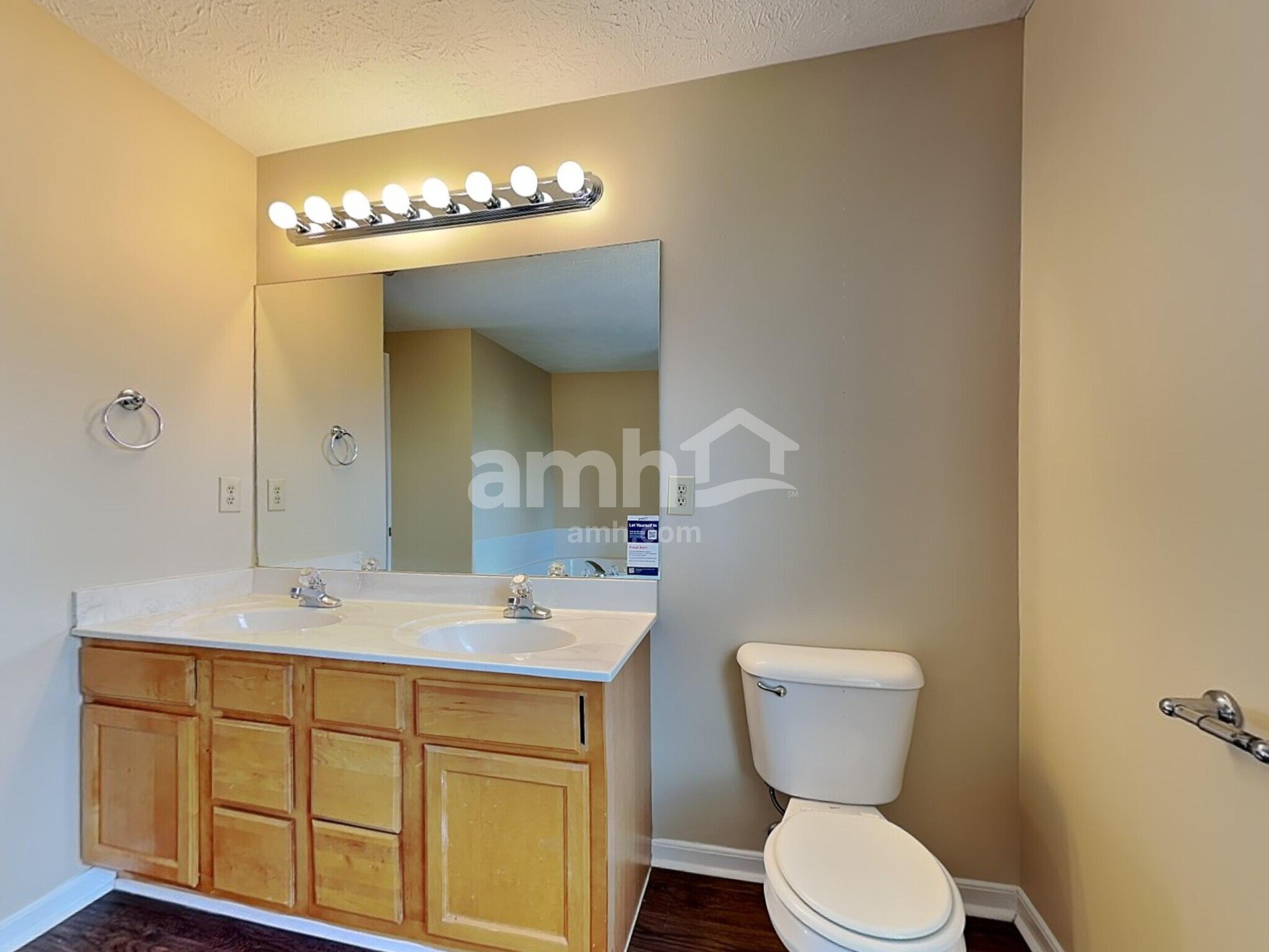 Building Photo - 5671 Longbow Dr