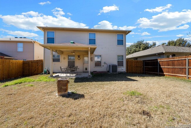 Building Photo - 4 Bedroom 3 Bathroom located in Cibolo Val...