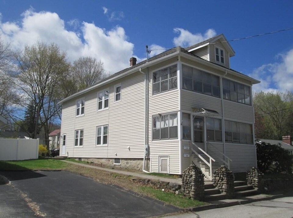 Front of house - 8 Valley St