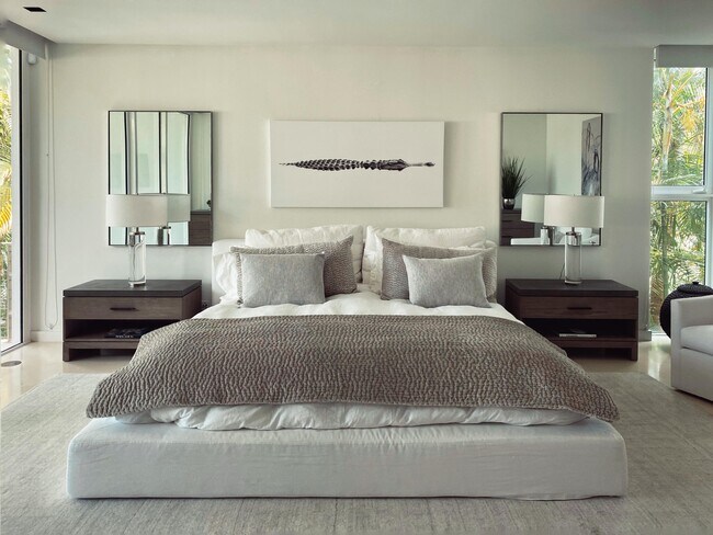 Building Photo - 243 Venetian Dr