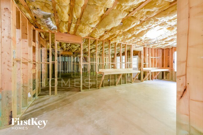 Building Photo - 6231 Cove Creek Dr