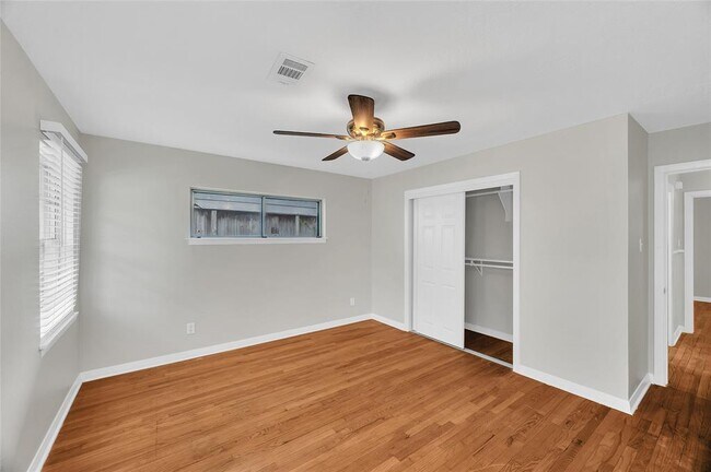 Building Photo - 3519 Westridge St