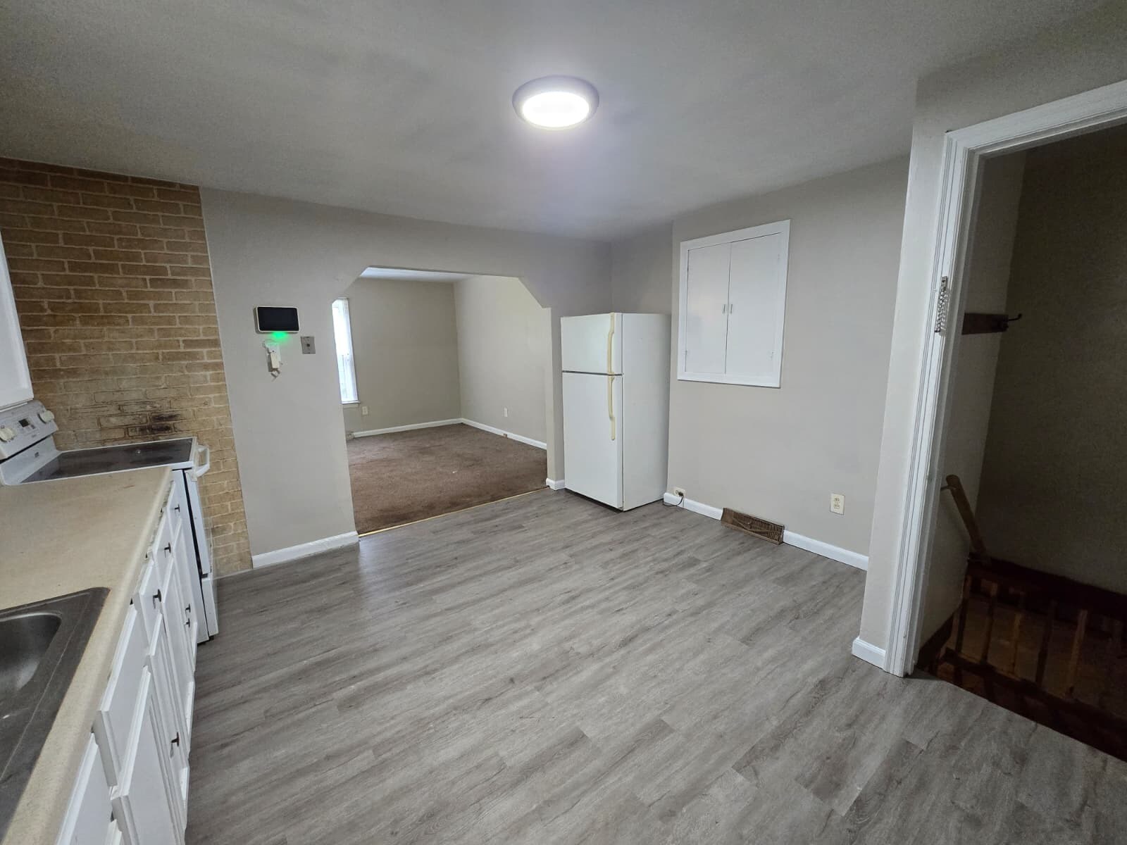 Building Photo - 9701 Green Valley Dr