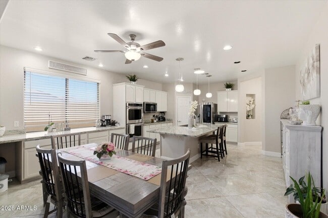 Building Photo - 22250 W Ashleigh Marie Dr