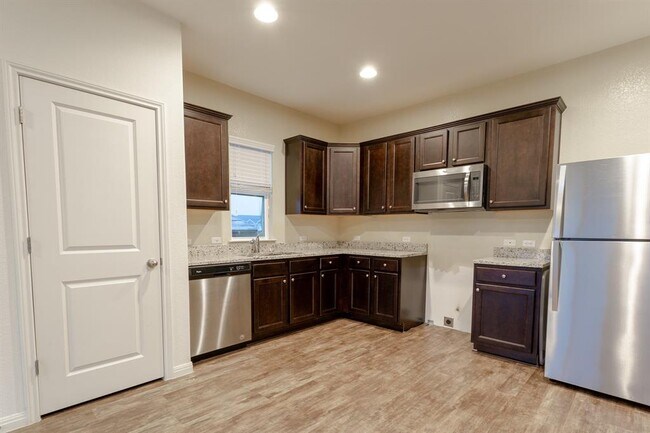 Building Photo - 14024 Sherri Berry Wy