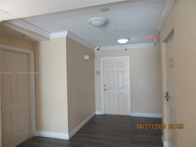 Building Photo - 2475 NW 16th St Rd