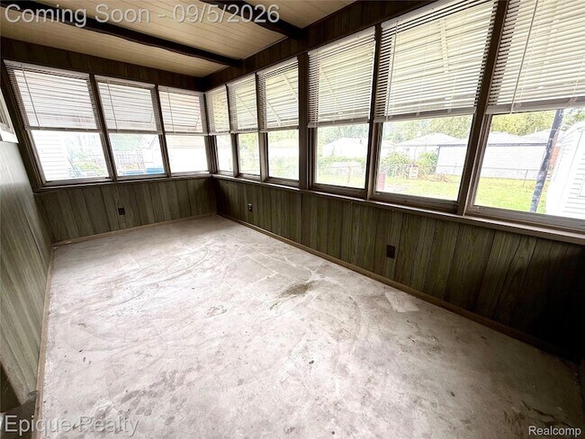 Building Photo - 5627 Clippert St