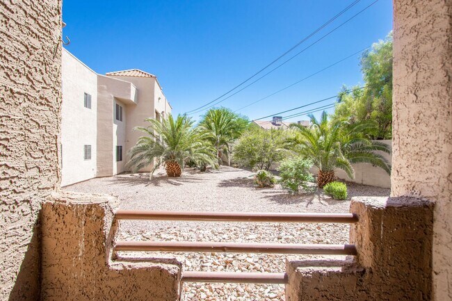 Building Photo - MOVE-IN READY! 2 BEDROOM, 2 BATH, GROUND L...