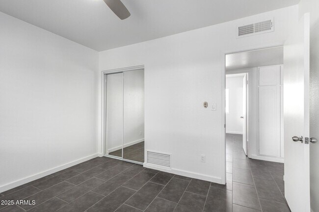 Building Photo - 749 E Montebello Ave