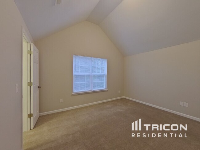 Building Photo - 3830 Pauline Ln