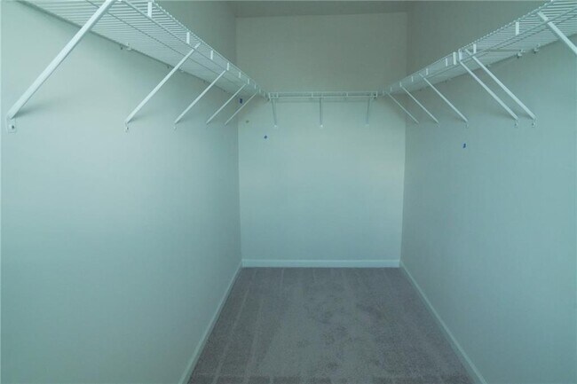 Building Photo - 79 Pineview Dr