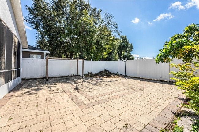 Building Photo - 1876 Holton Rd