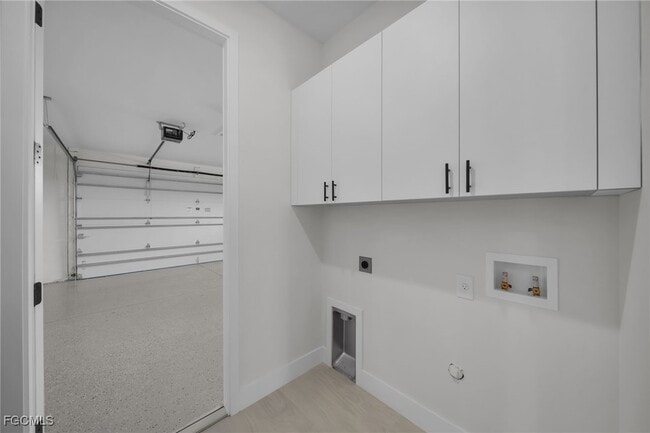 Building Photo - 3435 SW 8th Ct