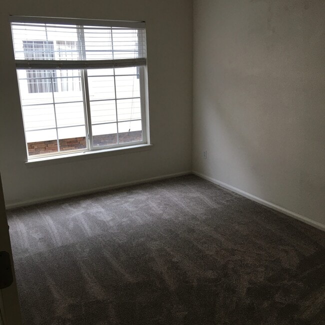 Building Photo - 1645 Cherry Hills Ln