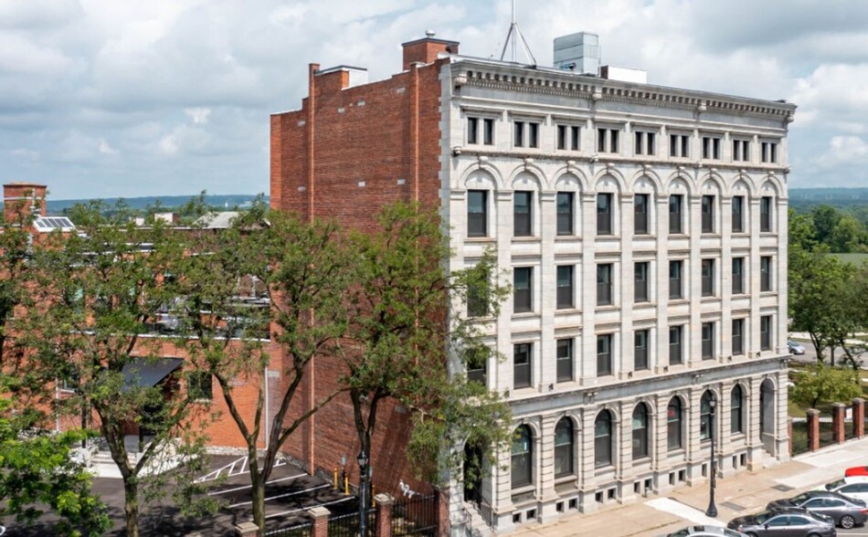 Interior Photo - 70 Genesee Street